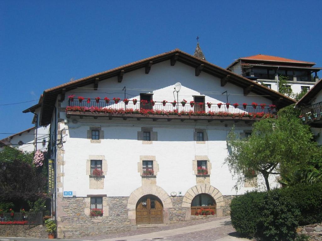 Hostal Ezkurra ภายนอก รูปภาพ